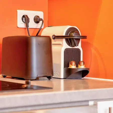 Deborah Calme Lit Et Place De Parking * 鲁昂