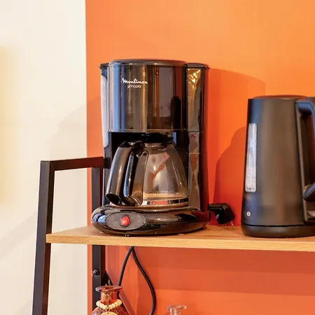 Deborah Calme Lit Et Place De Parking